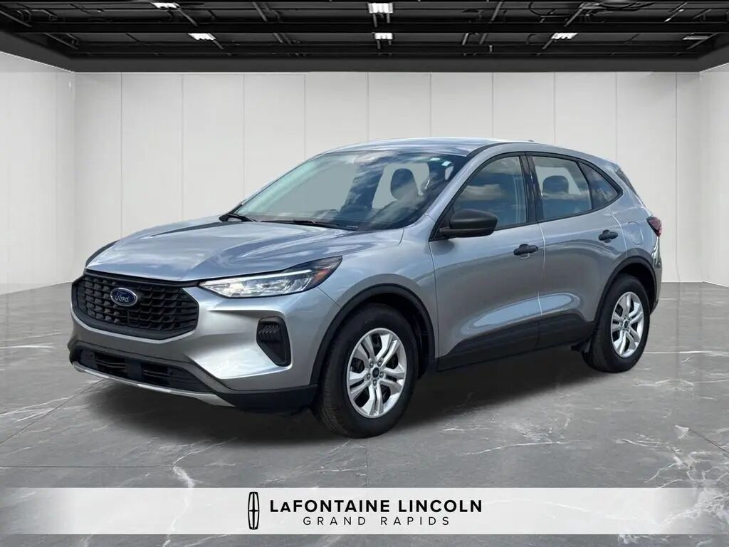 2023 Ford Escape Base — photo 1 of 13
