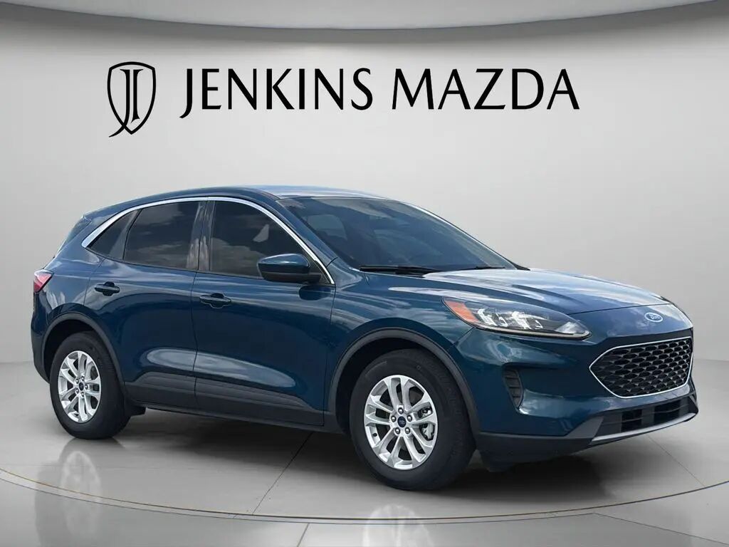 2020 Ford Escape SE — photo 1 of 13
