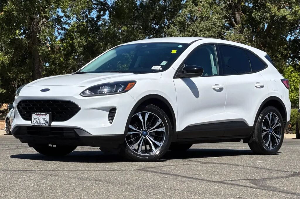 2022 Ford Escape SE — photo 1 of 13
