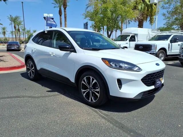 2022 Ford Escape SE — photo 1 of 3