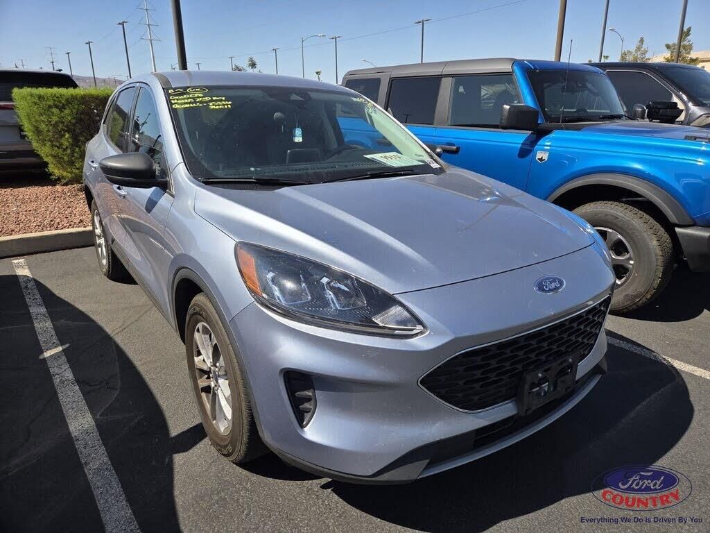 2022 Ford Escape SE — photo 1 of 2