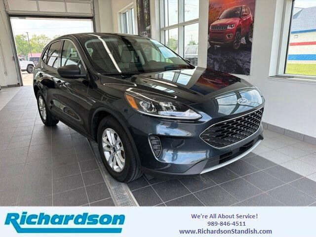 2022 Ford Escape SE — photo 1 of 13