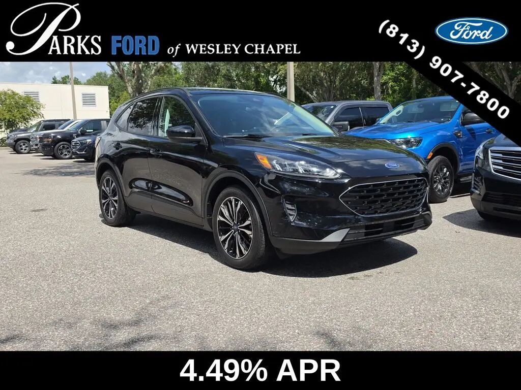 2022 Ford Escape SE — photo 1 of 13