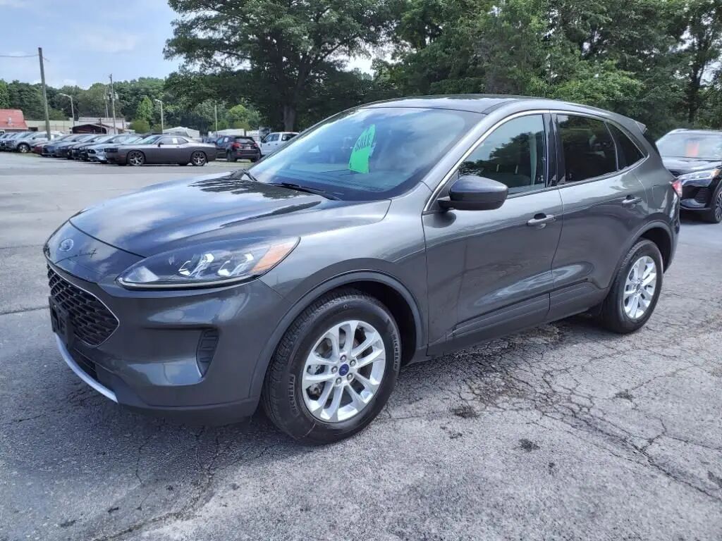 2020 Ford Escape SE — photo 1 of 13
