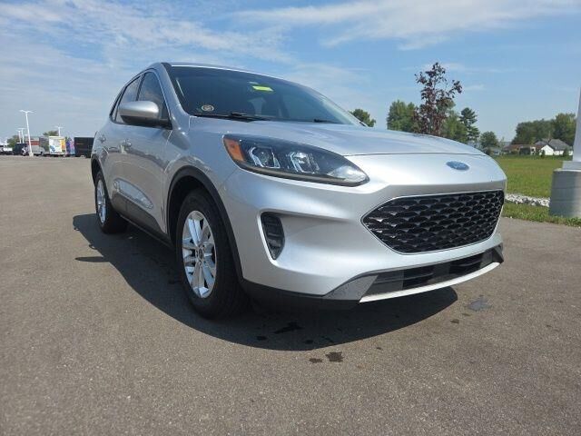 2020 Ford Escape SE — photo 1 of 13