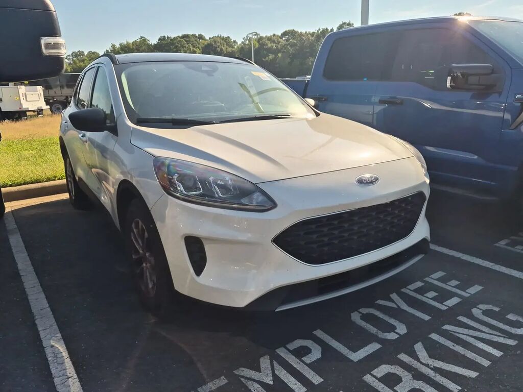 2022 Ford Escape SE — photo 1 of 5