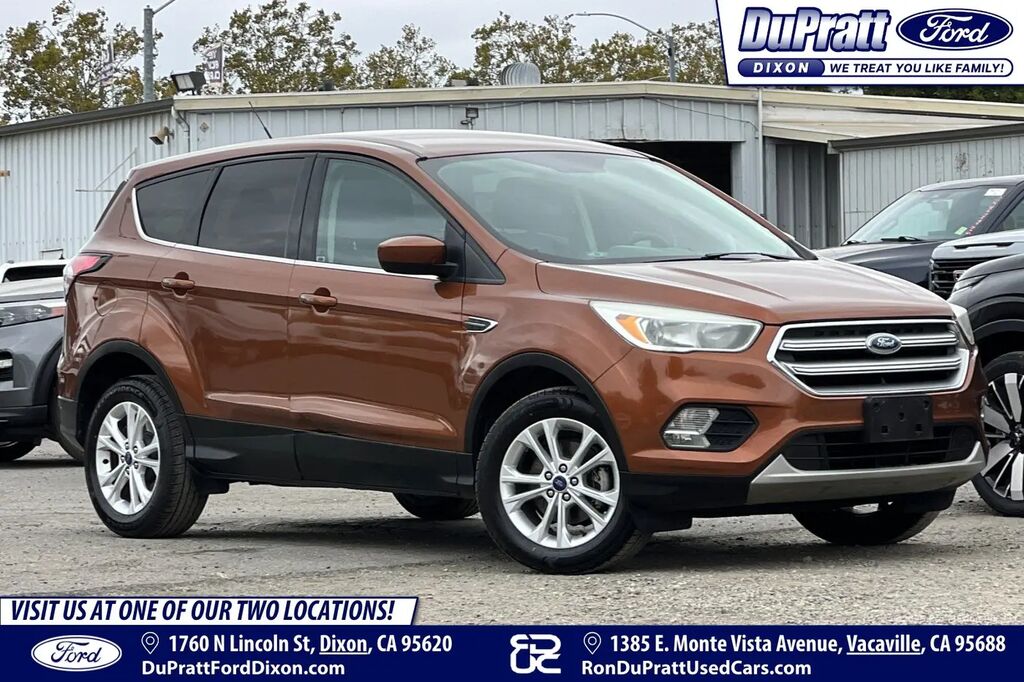 2017 Ford Escape SE — photo 1 of 13