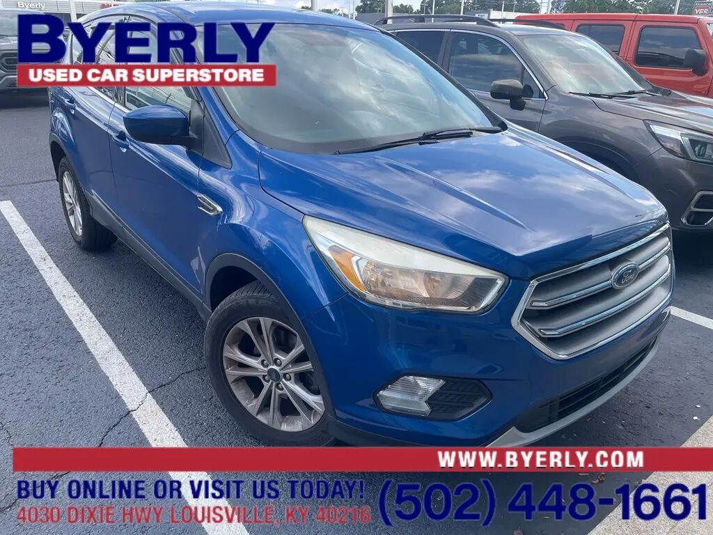 2017 Ford Escape SE — photo 1 of 3