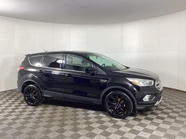 2017 Ford Escape SE — photo 1 of 13