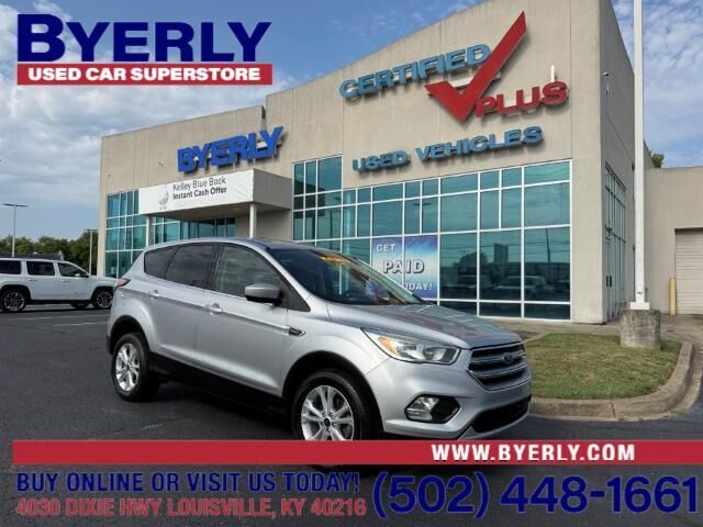 2017 Ford Escape SE — photo 1 of 13