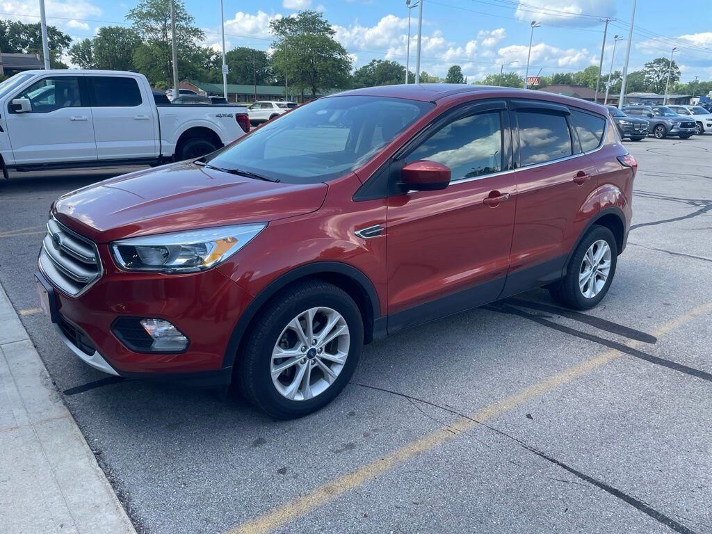 2019 Ford Escape SE — photo 1 of 2