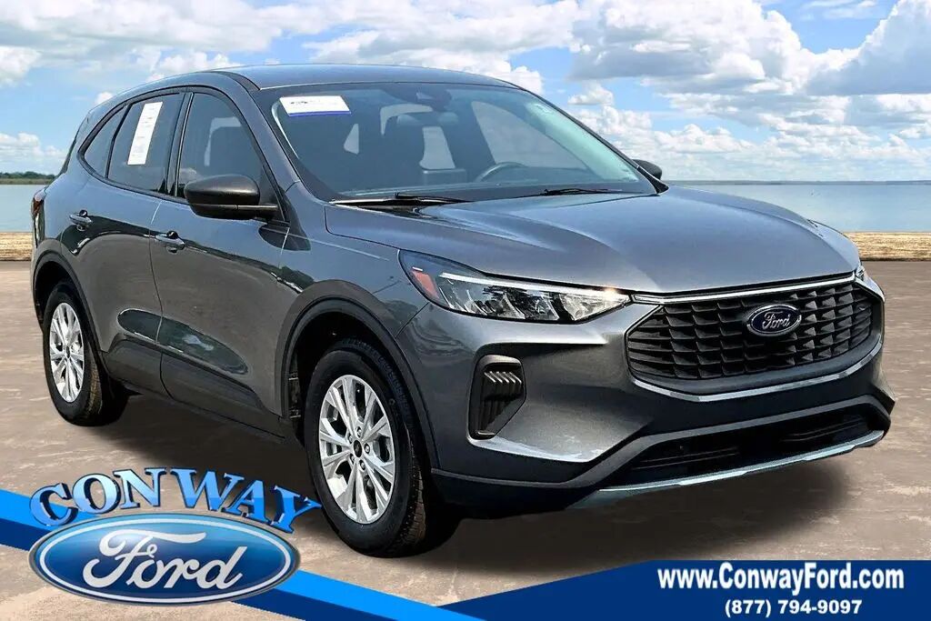 2025 Ford Escape Active — photo 1 of 13
