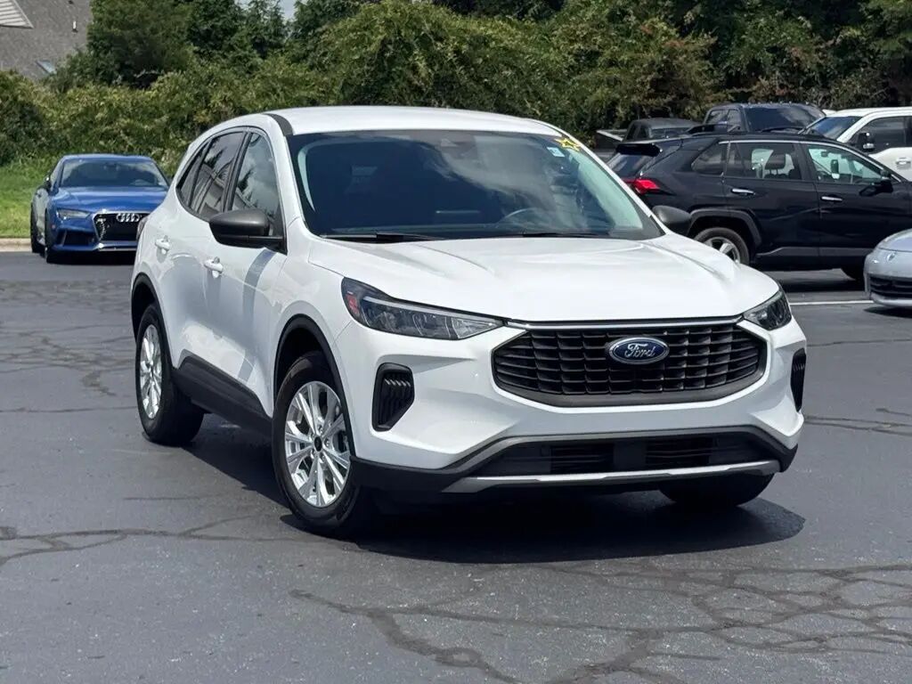 2024 Ford Escape Active — photo 1 of 13