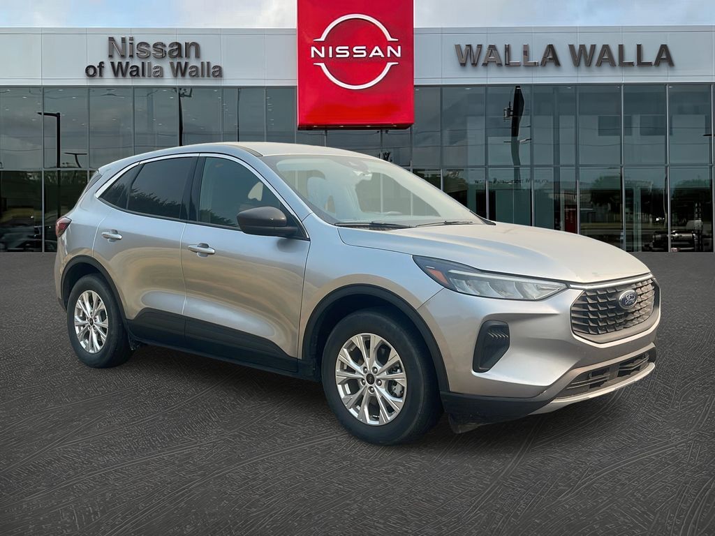 2024 Ford Escape — photo 1 of 12