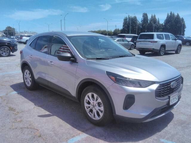 2024 Ford Escape Active — photo 1 of 2