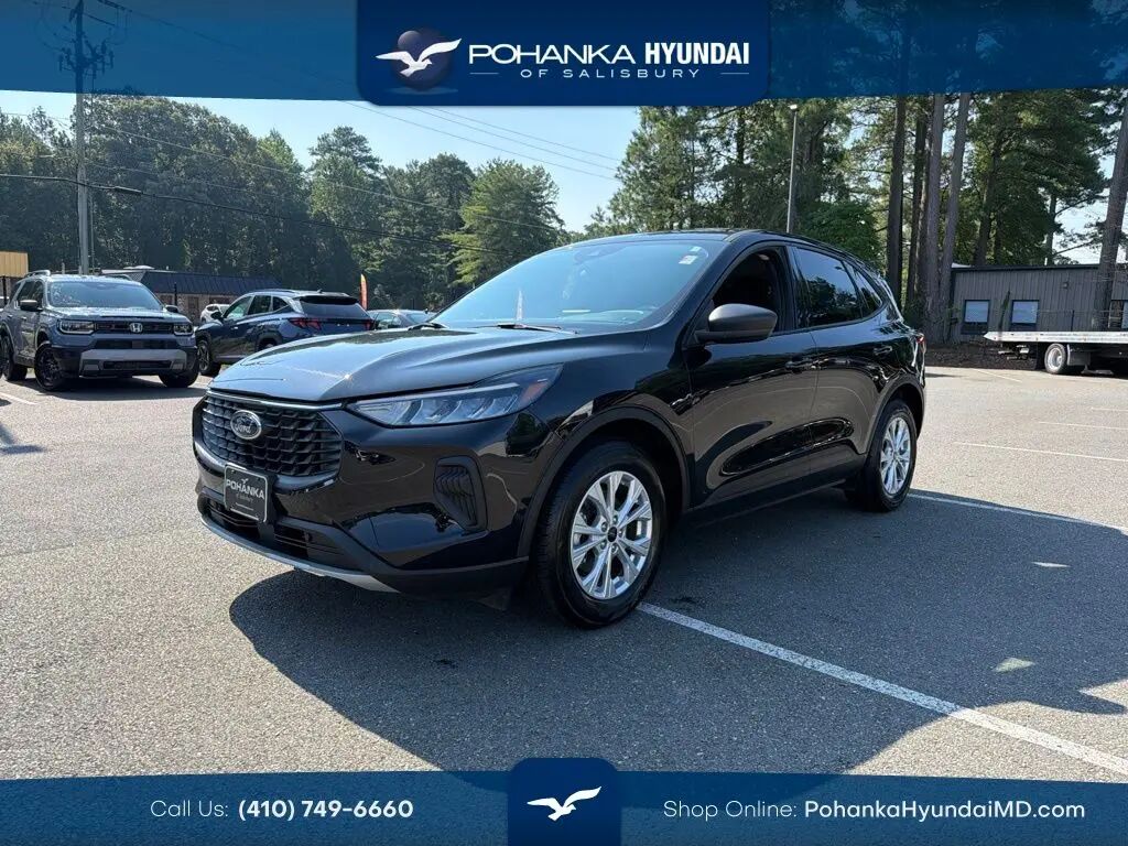 2025 Ford Escape Active — photo 1 of 13