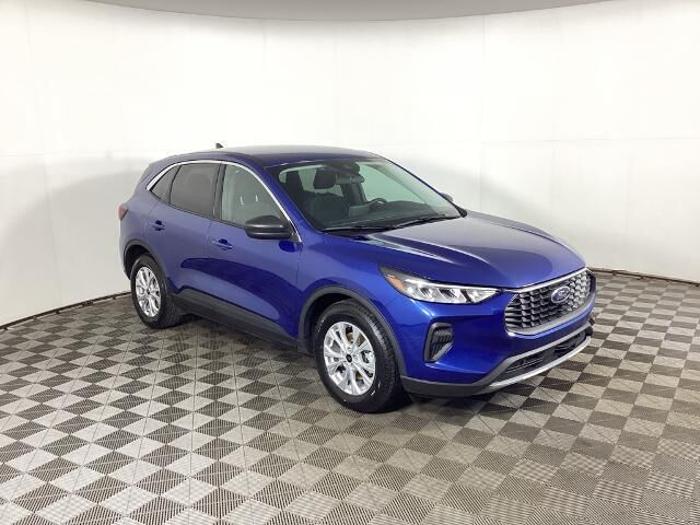 2023 Ford Escape Active — photo 1 of 13