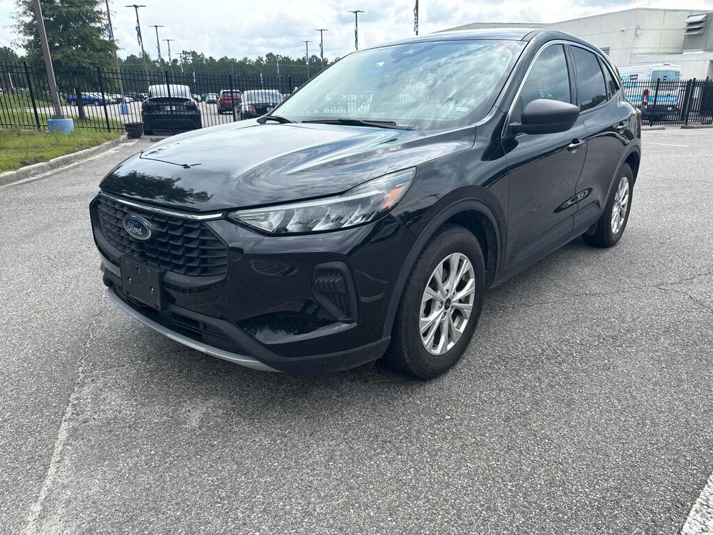 2024 Ford Escape Active — photo 1 of 13