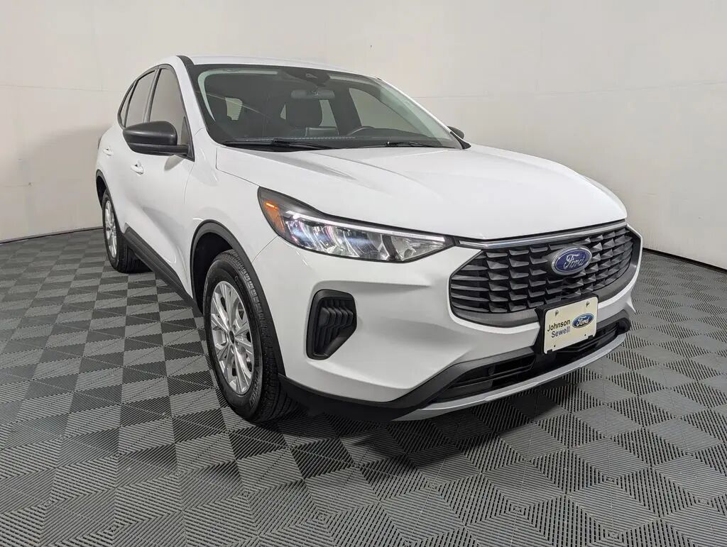 2025 Ford Escape Active — photo 1 of 13