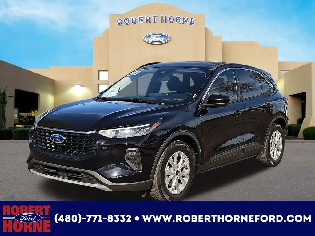 2023 Ford Escape Active — photo 1 of 13