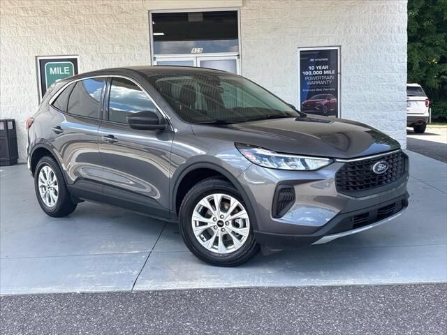 2024 Ford Escape Active — photo 1 of 13