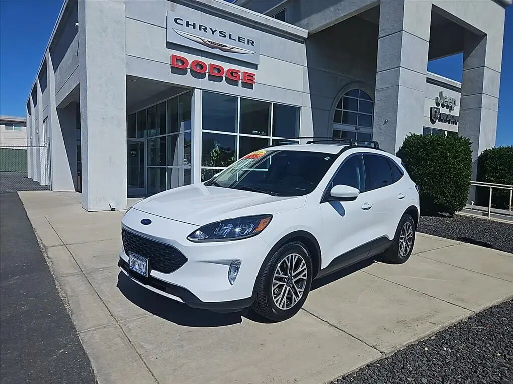 2020 Ford Escape SEL — photo 1 of 13