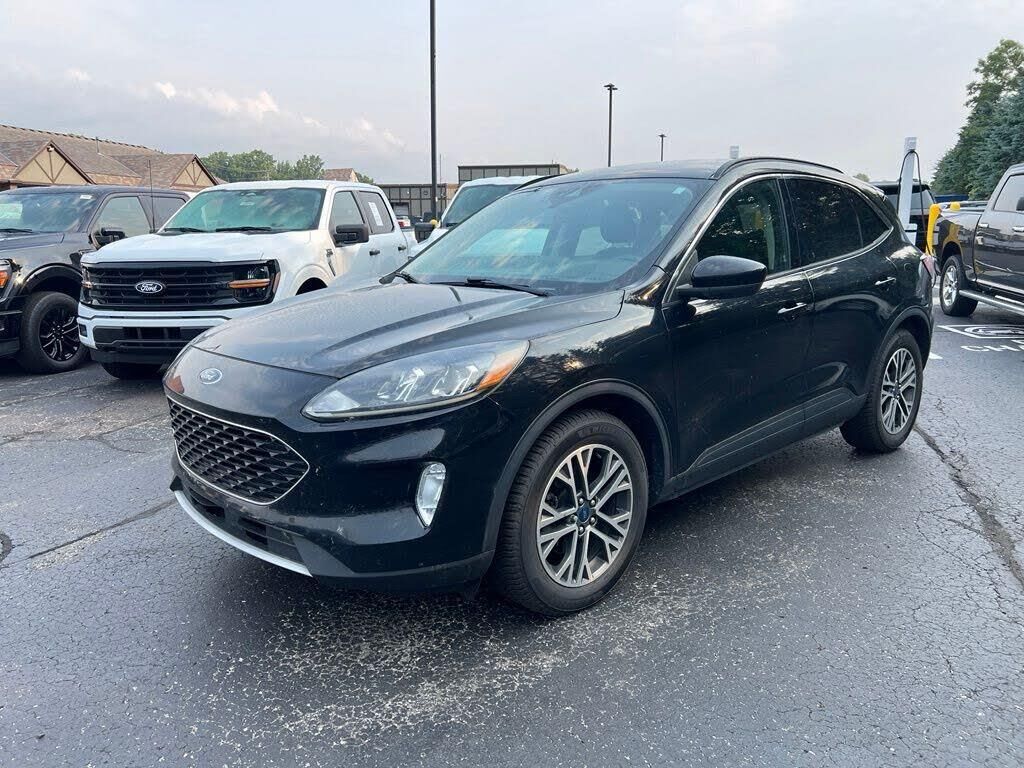 2020 Ford Escape SEL — photo 1 of 2