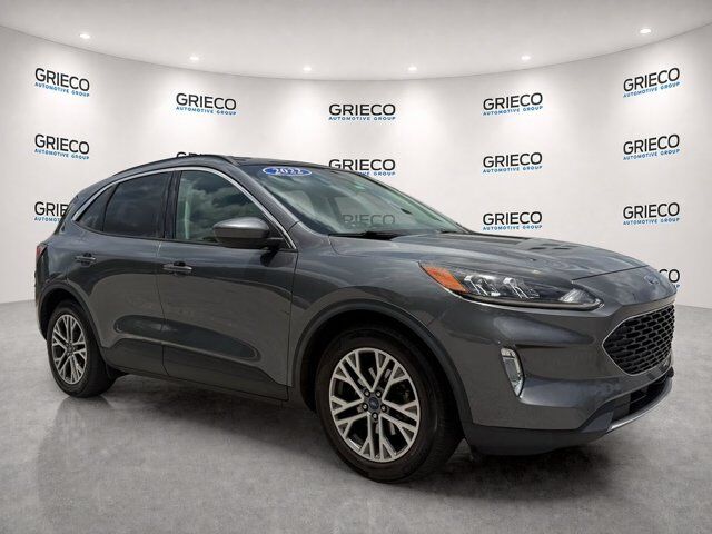 2022 Ford Escape SEL — photo 1 of 13
