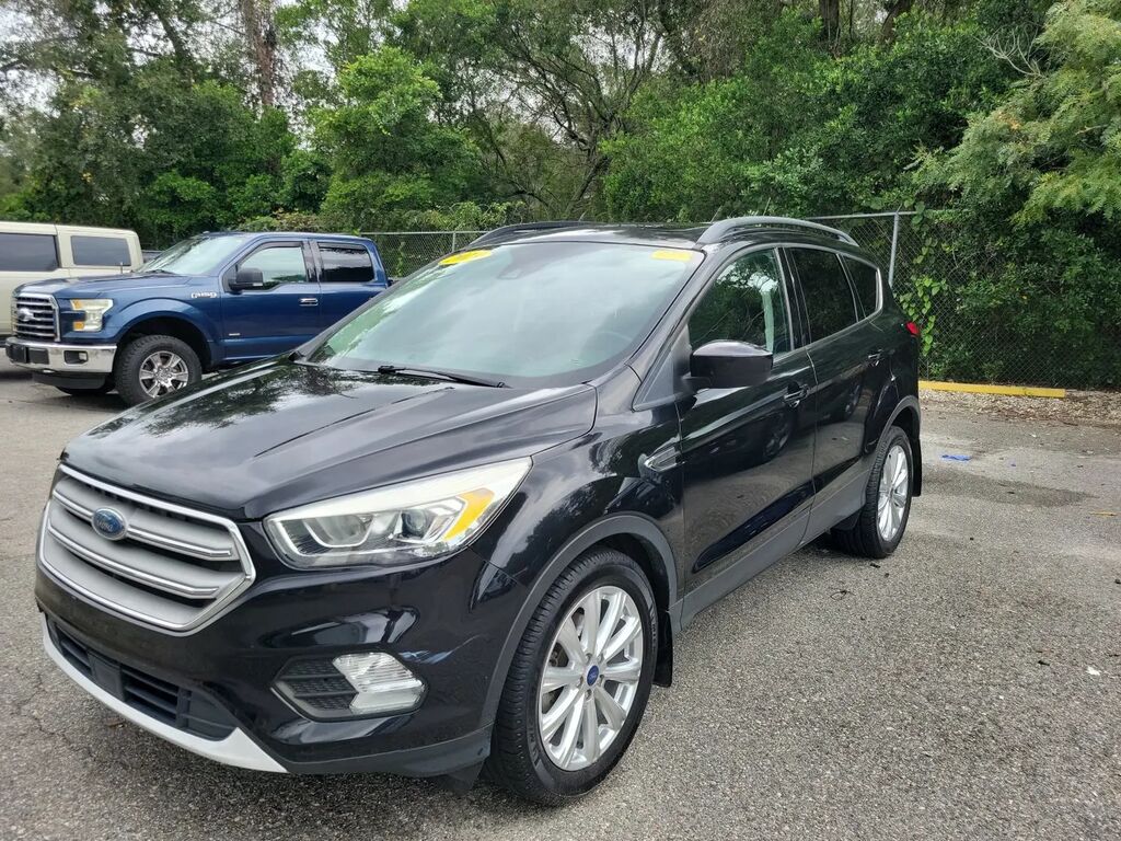 2019 Ford Escape SEL — photo 1 of 4