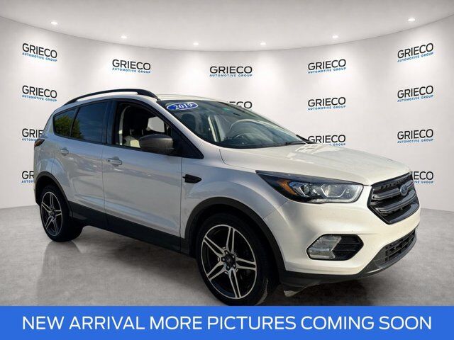 2019 Ford Escape SEL — photo 1 of 11