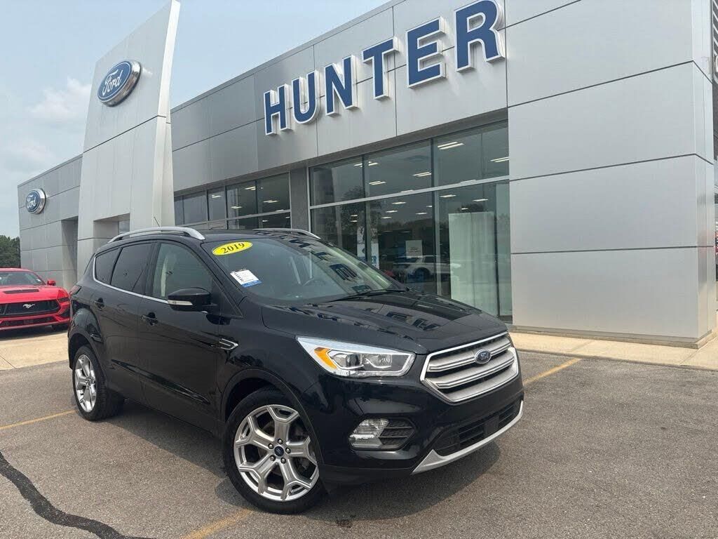 2019 Ford Escape Titanium — photo 1 of 1