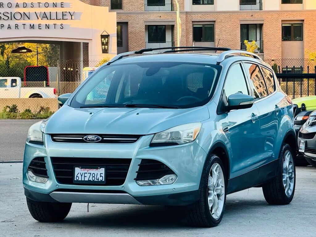2013 Ford Escape Titanium — photo 1 of 13