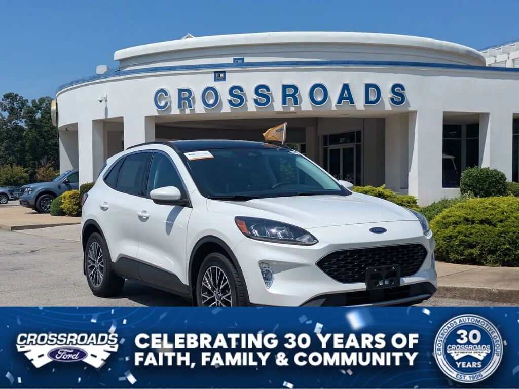 2022 Ford Escape Plug-In Hybrid SEL — photo 1 of 14