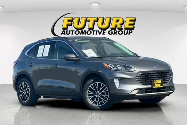 2022 Ford Escape Plug-In Hybrid Titanium