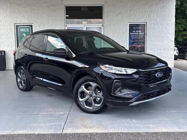 2024 Ford Escape ST-Line — photo 1 of 13