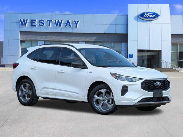 2024 Ford Escape ST-Line — photo 1 of 13