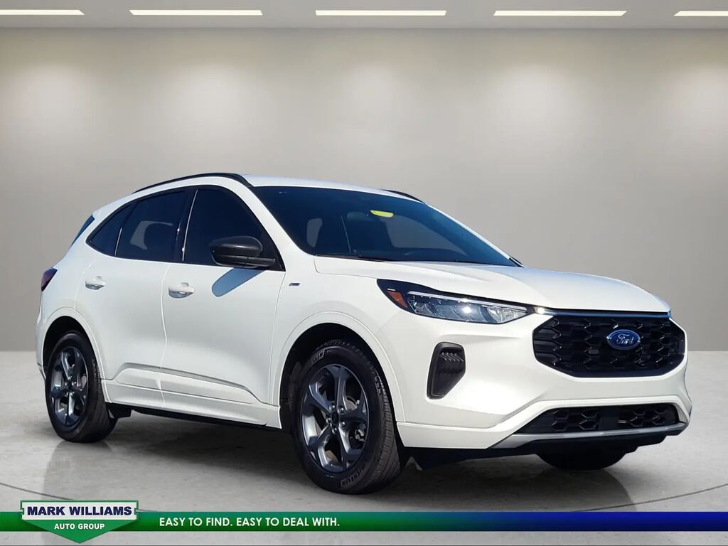 2024 Ford Escape ST-Line — photo 1 of 12