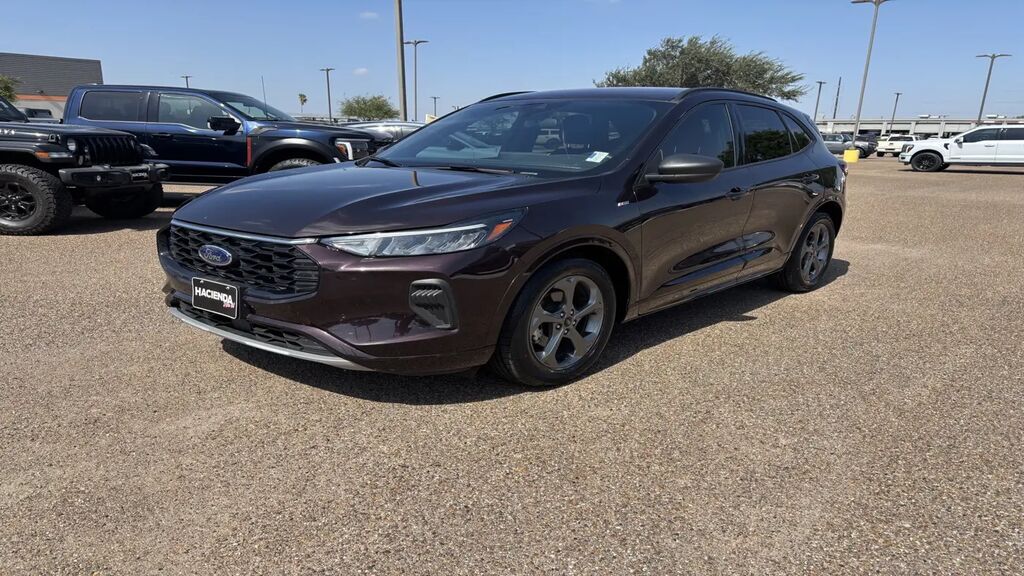 2023 Ford Escape ST-Line — photo 1 of 13