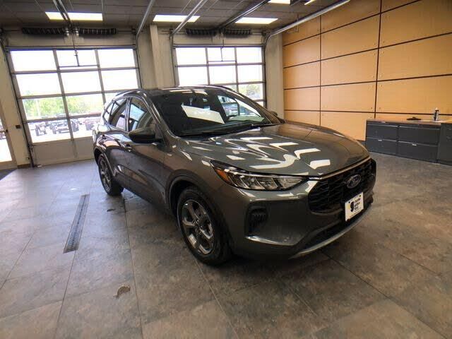 2025 Ford Escape ST-Line — photo 1 of 1