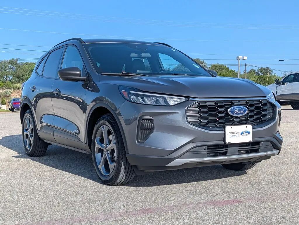 2025 Ford Escape ST-Line — photo 1 of 13