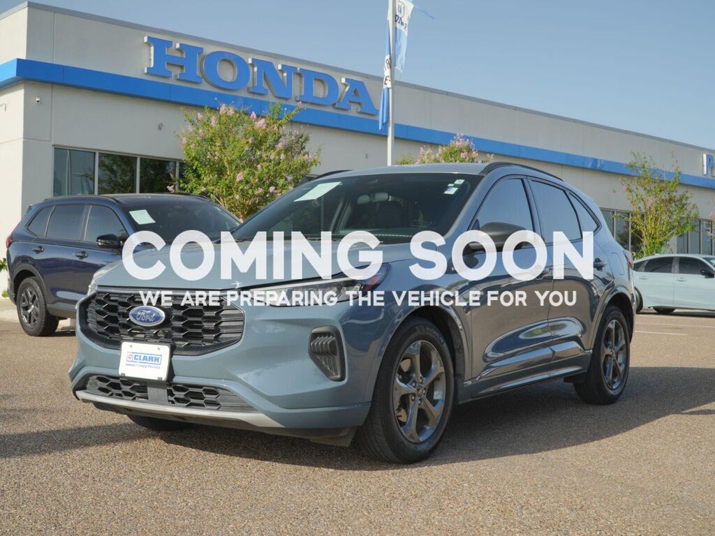 2023 Ford Escape ST-Line — photo 1 of 10