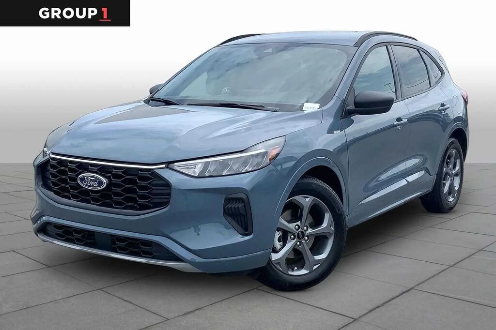 2023 Ford Escape ST-Line — photo 1 of 12