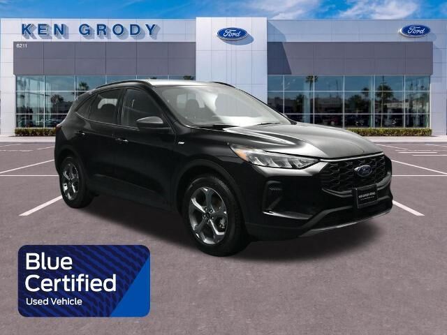 2025 Ford Escape ST-Line — photo 1 of 13