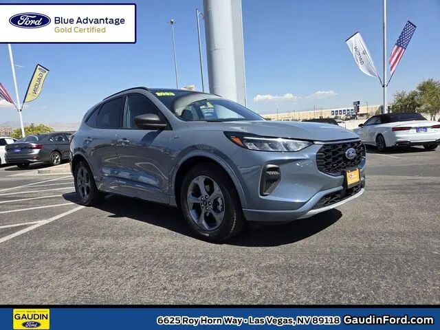 2023 Ford Escape ST-Line — photo 1 of 13
