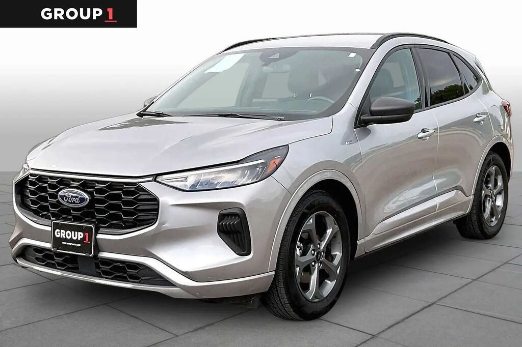 2024 Ford Escape ST-Line — photo 1 of 13