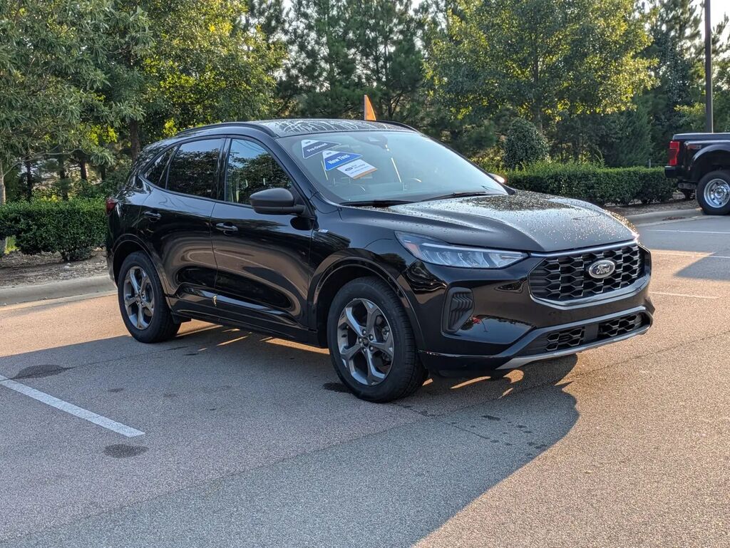 2024 Ford Escape ST-Line — photo 1 of 13