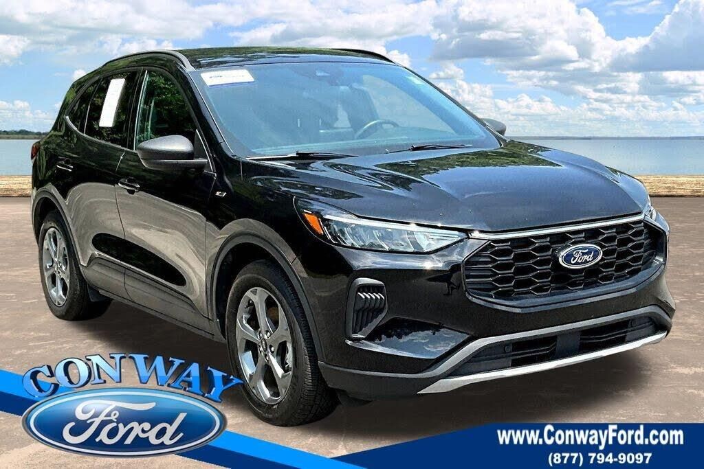 2025 Ford Escape ST-Line — photo 1 of 1