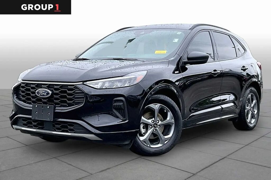 2023 Ford Escape ST-Line — photo 1 of 13