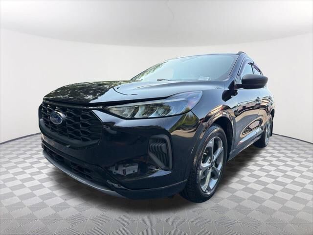 2023 Ford Escape ST-Line — photo 1 of 13
