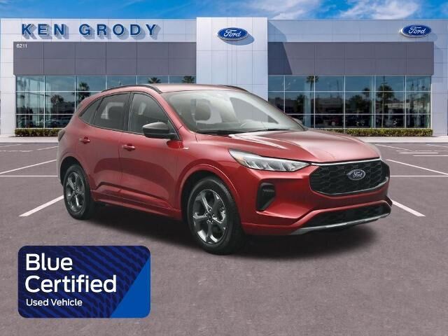 2023 Ford Escape ST-Line — photo 1 of 13